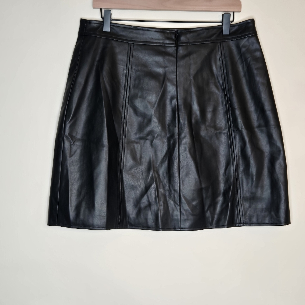CITY CHIC NWT Lanie Fitted Faux Leather Pleather Skirt - Picture 8 of 15